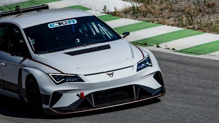 MAIDEN DYNAMIC TEST OF THE CUPRA E-RACER WITH JORDI GENÉ AT THE WHEEL
