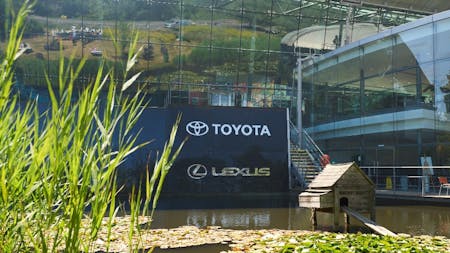 Toyota (GB) PLC Staff Enhance Wildlife Gardens at Epsom HQ and Unveil New eco-HQ Signage