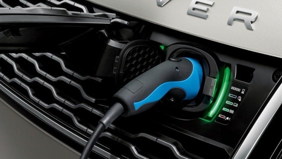 Plugsurfing Puts Jaguar and Land Rover Drivers On The Road To Easier Charging