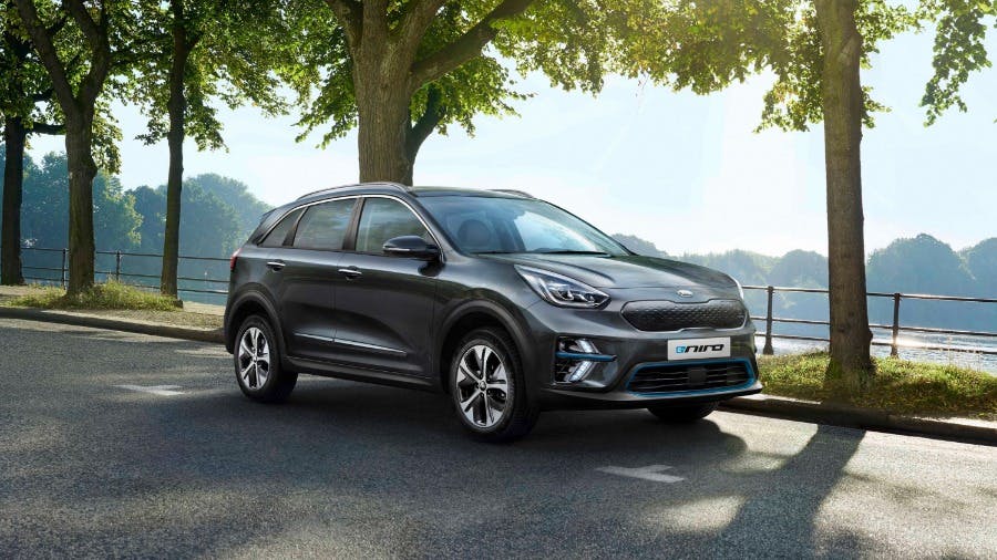 KIA e-Niro Named Electric Car of the Year at DrivingElectric Awards